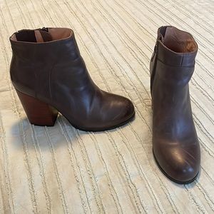 Kixter brand size 39 (8.5) brown leather/faux wood bootie